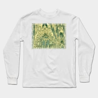 La Sagrada Familia breath-taking exterior: architecture photography Long Sleeve T-Shirt